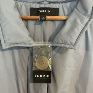 Torrid Womens Lightweight Light Puffed Jacket Shacket Blue Plus in Size 4X NWT